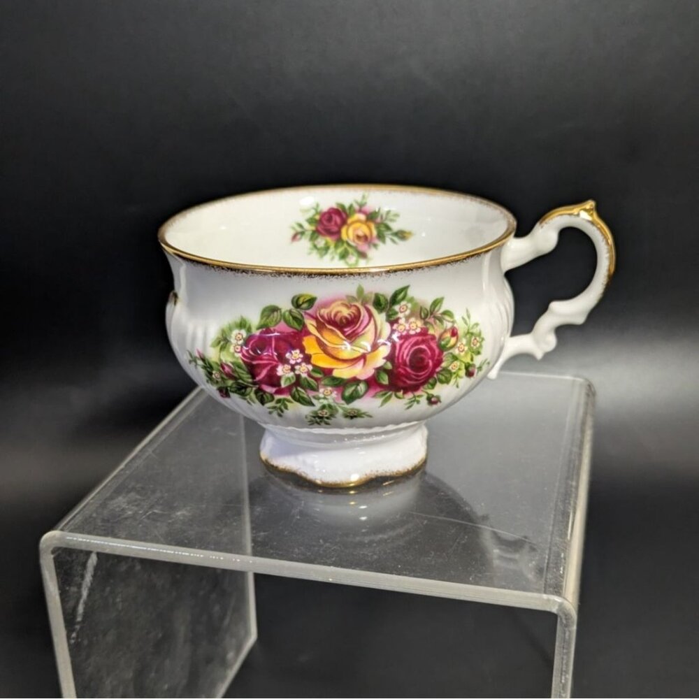 Elizabethan Bone China Tea Cup England Rose Floral Gold Trim Vintage Teacup